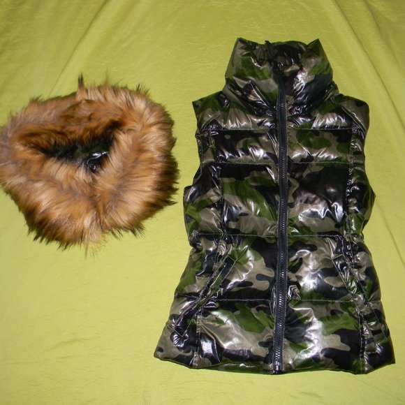 Aqua Jackets & Blazers - New Aqua Faux Fur-Trim Camo Puffer Vest  sz XS